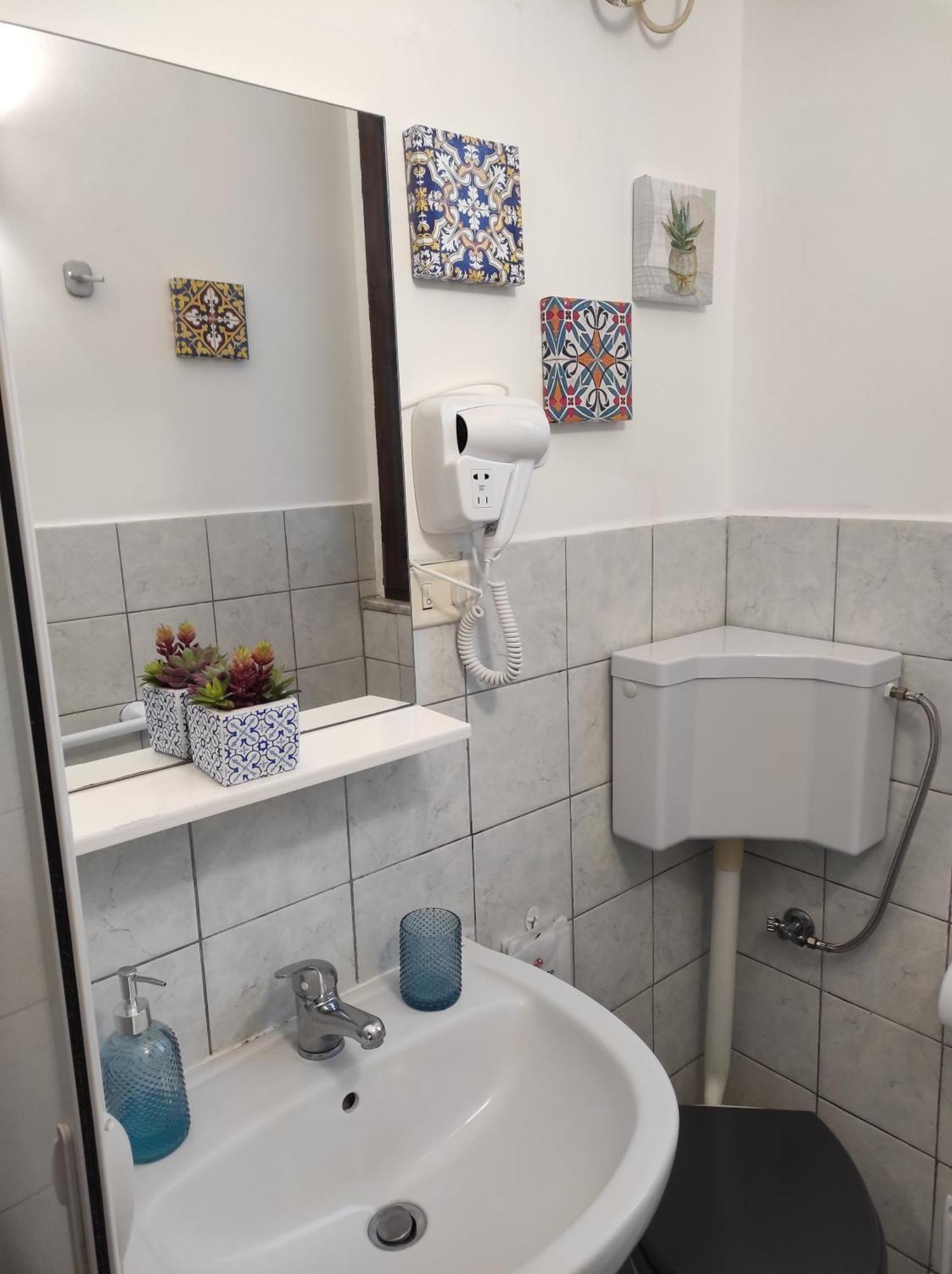 La Maison Di Giusy Aeroporto di Catania Fontana Rossa Esterno foto